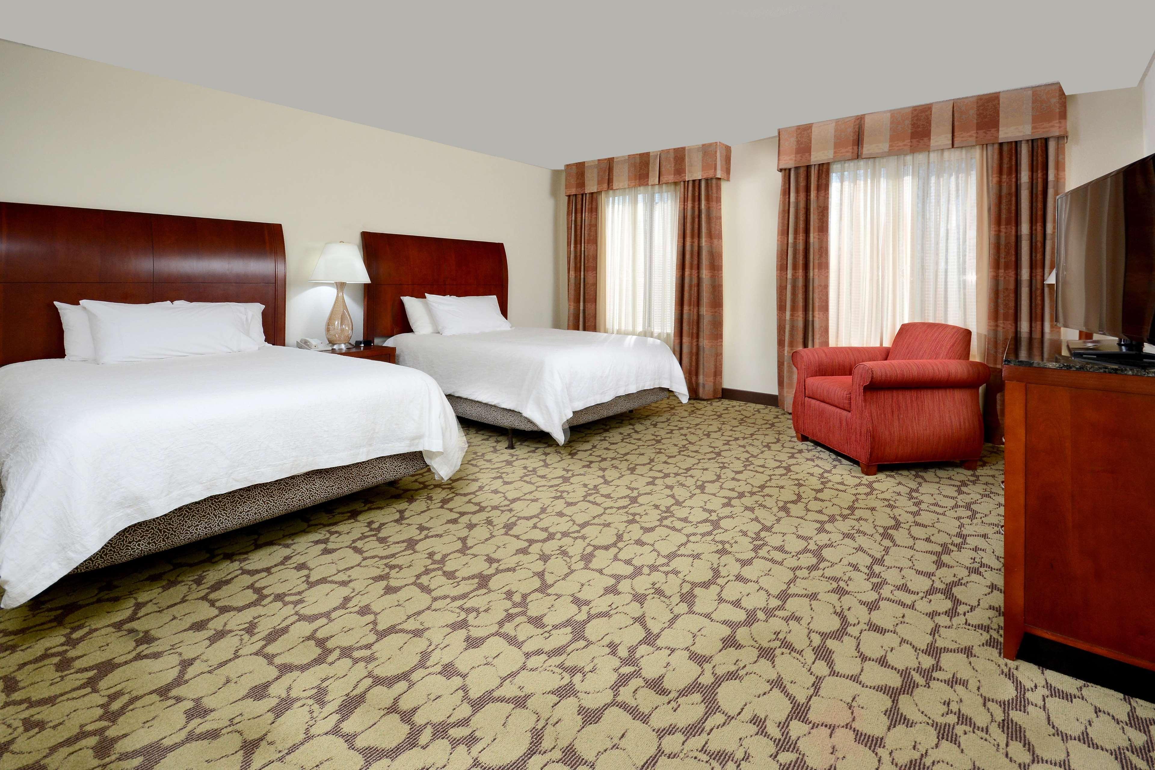 Hilton Garden Inn Greensboro Bagian luar foto
