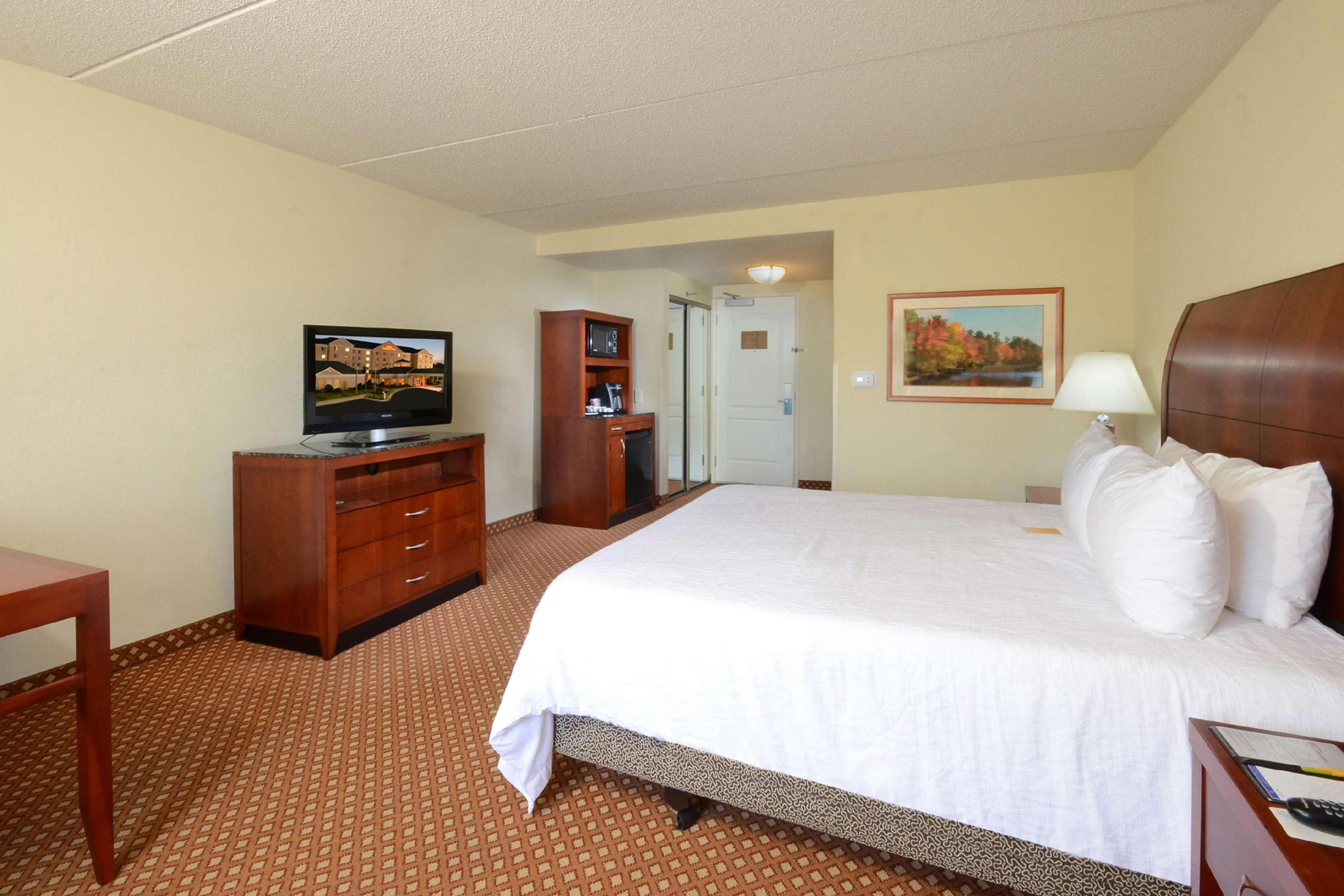 Hilton Garden Inn Greensboro Bagian luar foto