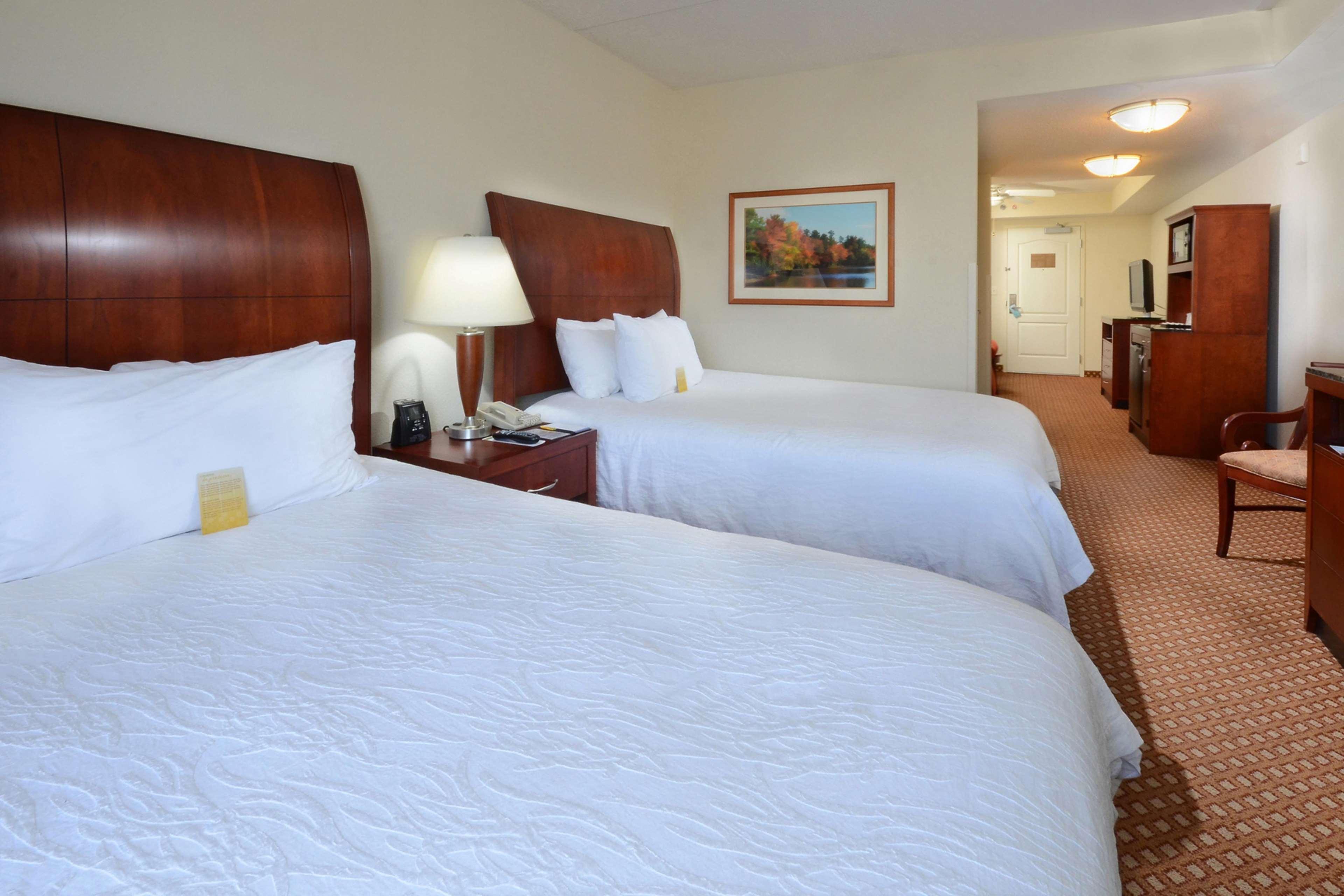 Hilton Garden Inn Greensboro Bagian luar foto