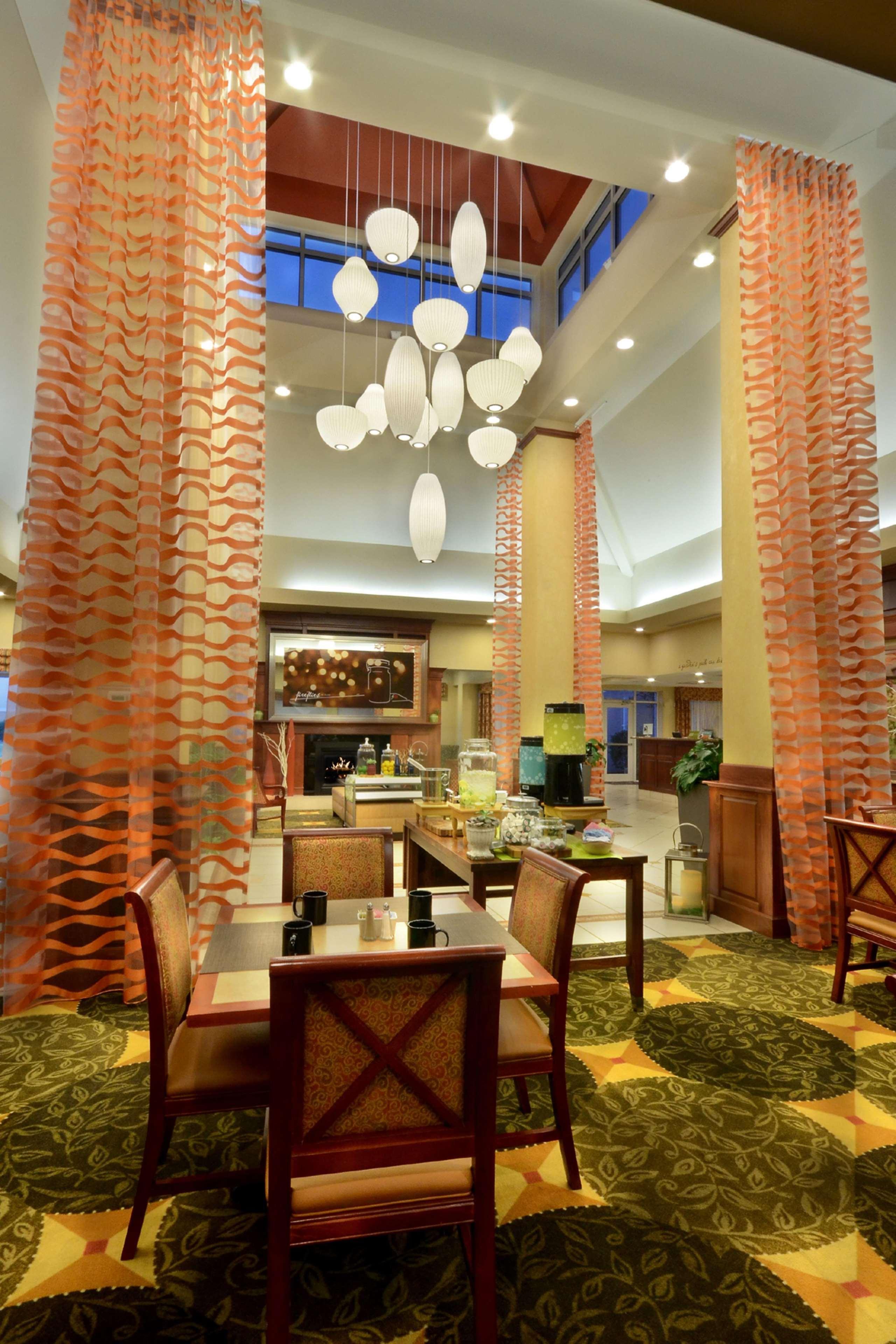 Hilton Garden Inn Greensboro Bagian luar foto