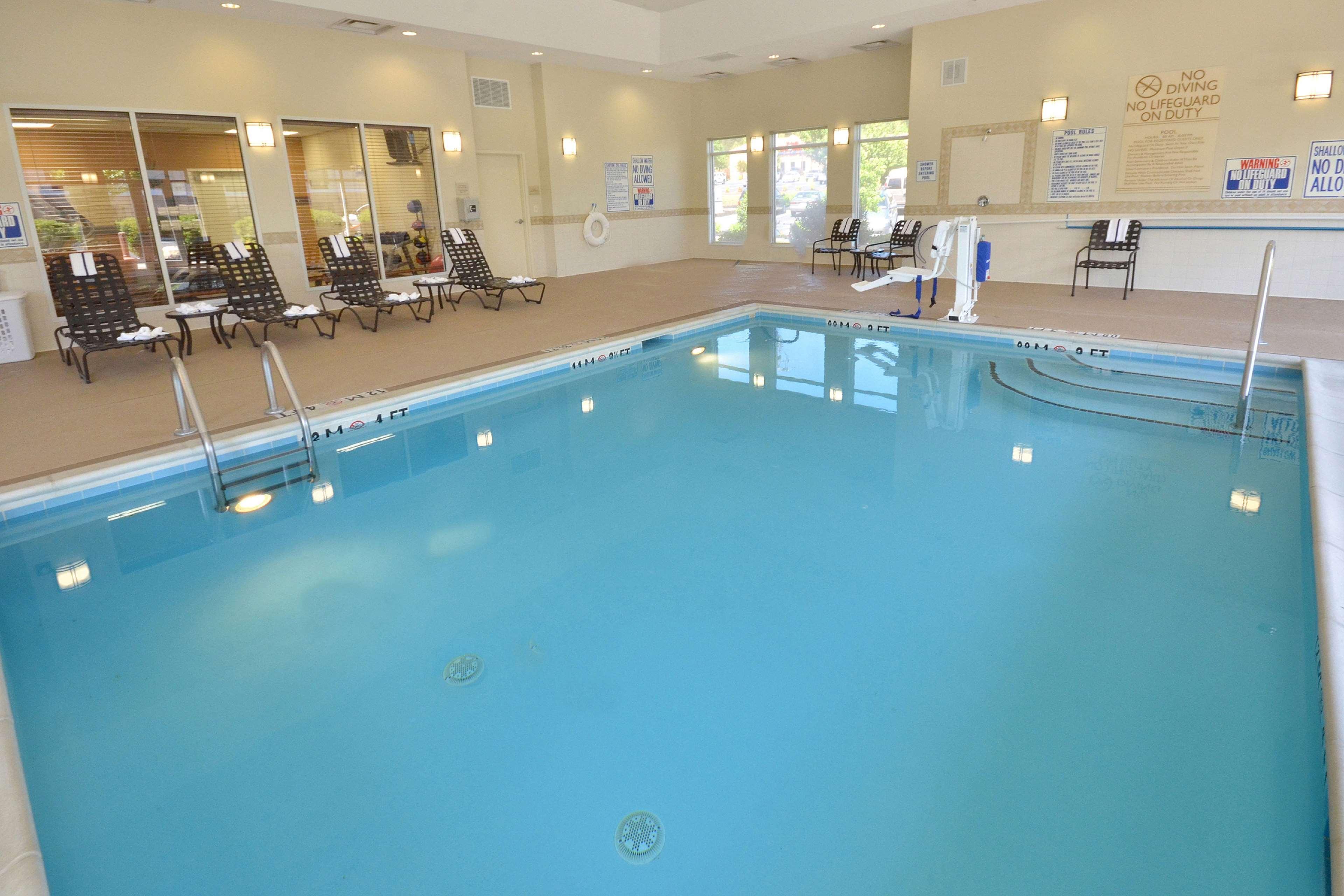 Hilton Garden Inn Greensboro Bagian luar foto