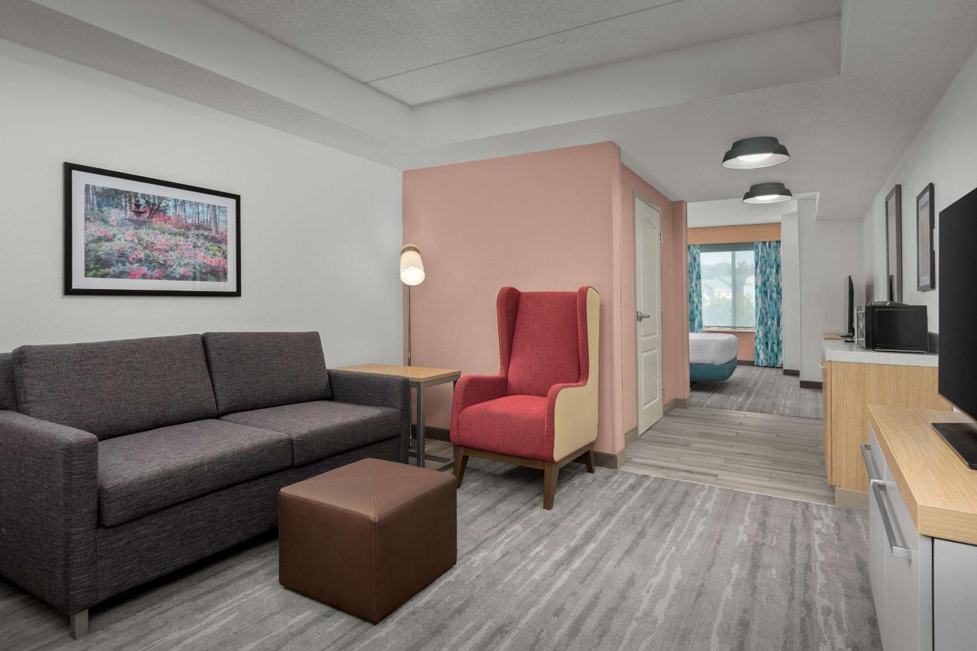 Hilton Garden Inn Greensboro Bagian luar foto