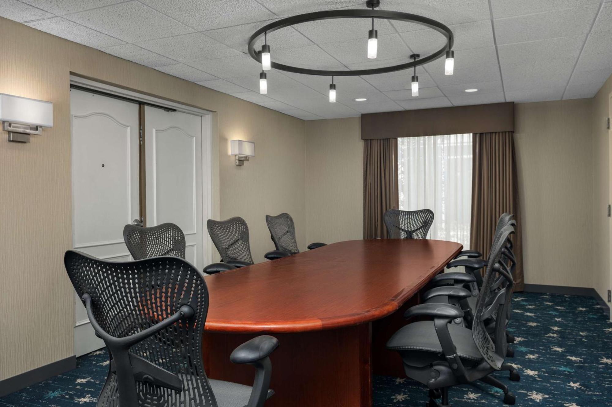 Hilton Garden Inn Greensboro Bagian luar foto
