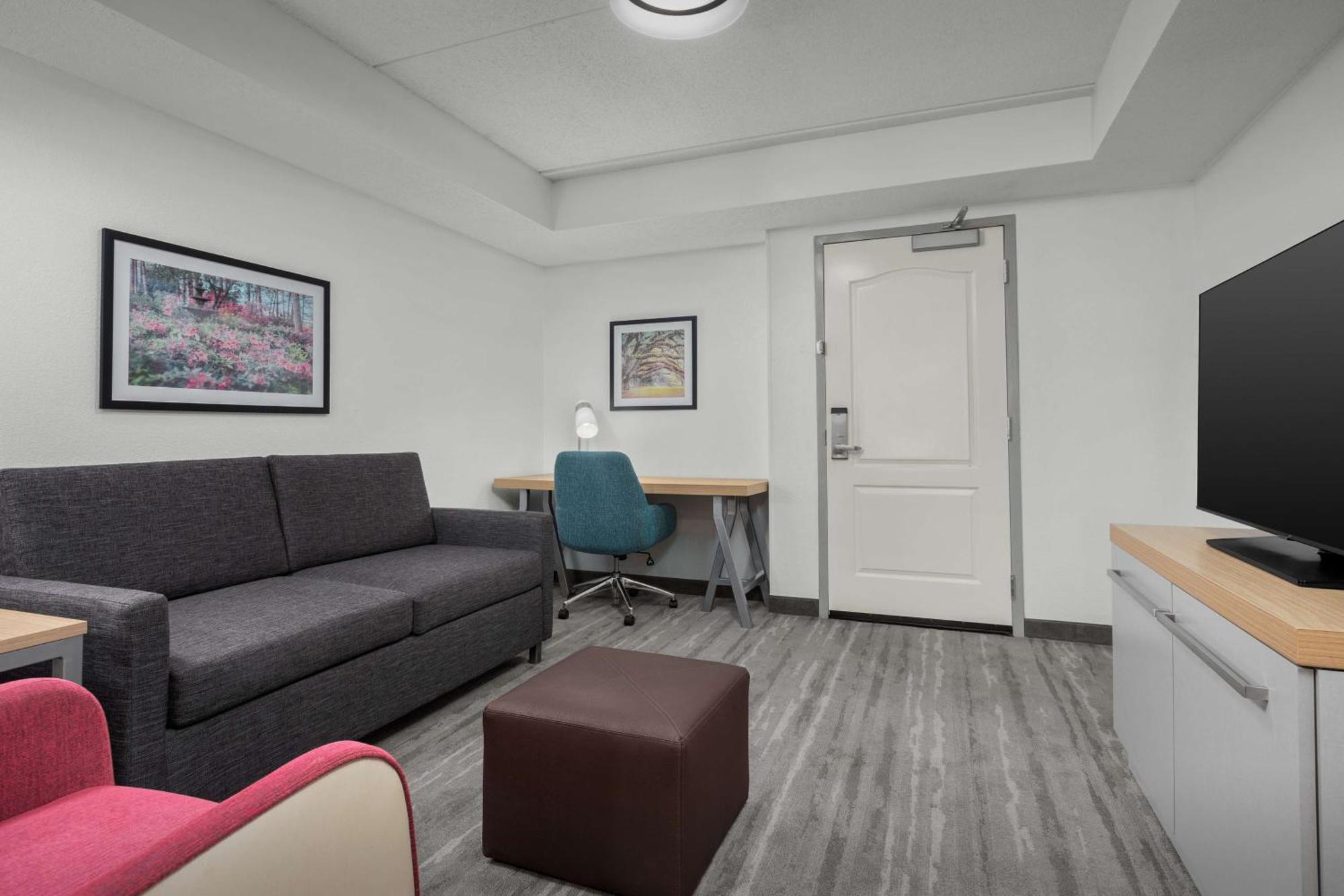 Hilton Garden Inn Greensboro Bagian luar foto