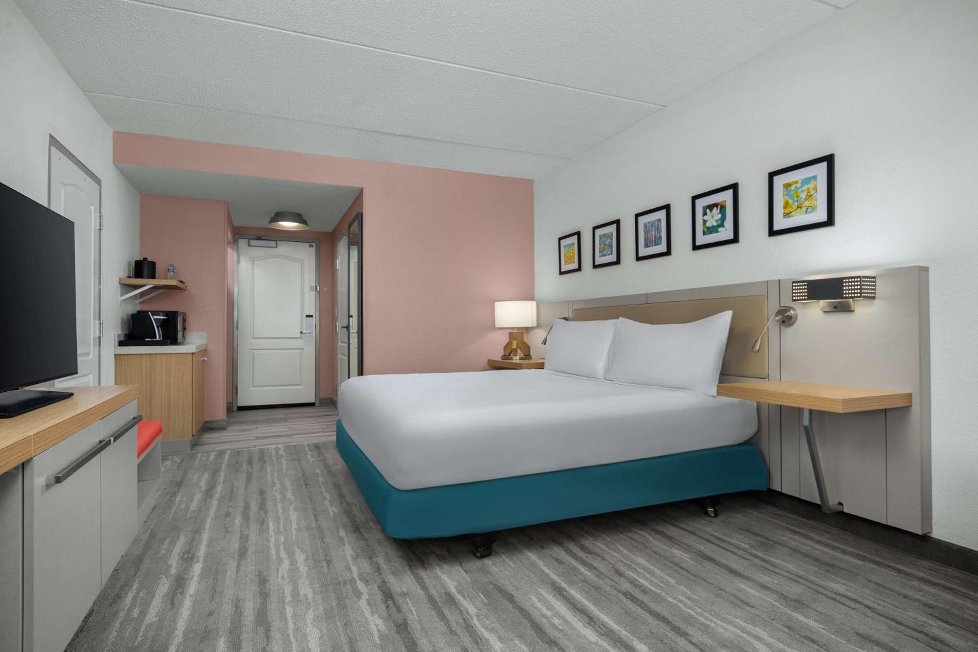 Hilton Garden Inn Greensboro Bagian luar foto