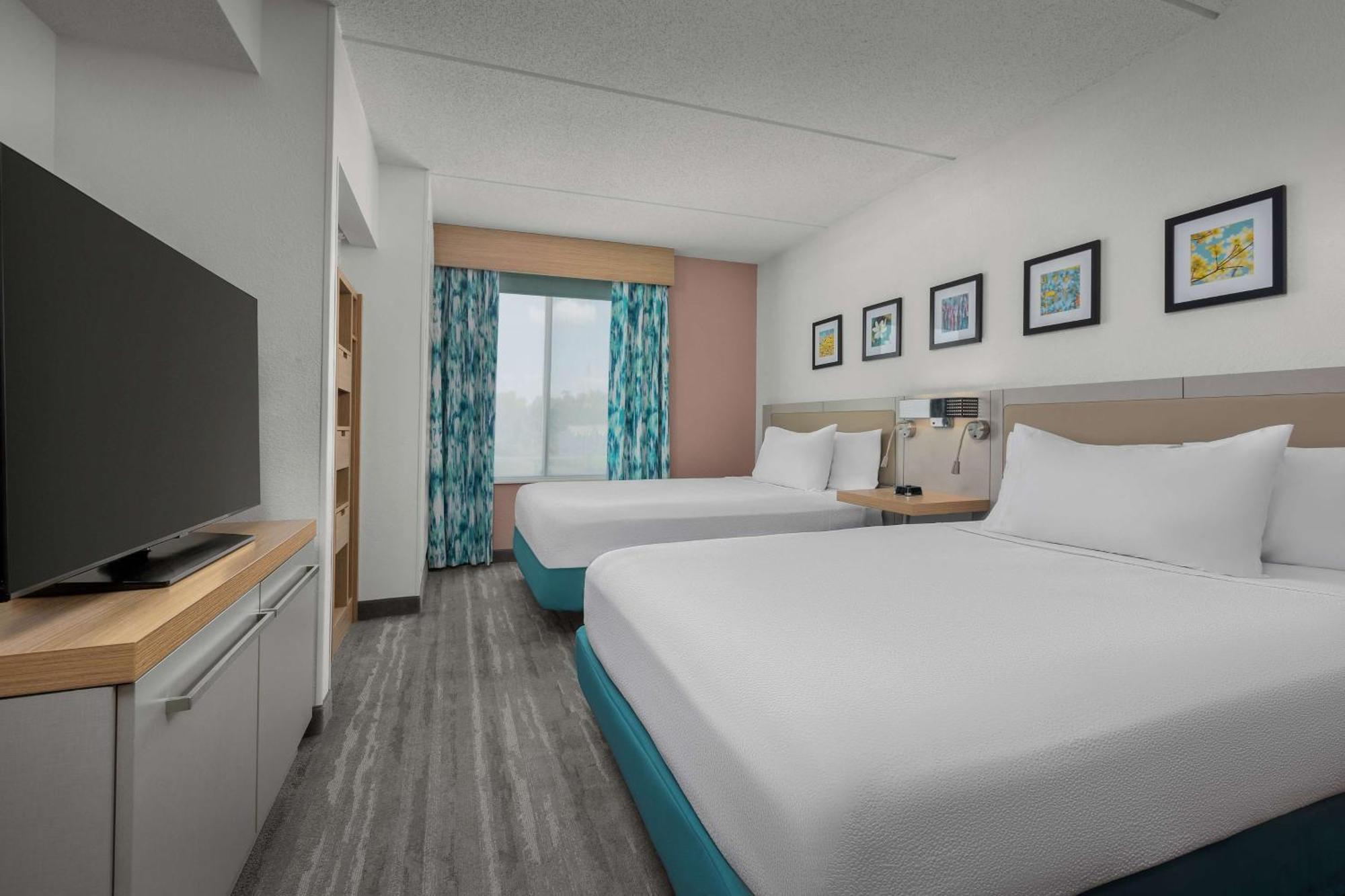 Hilton Garden Inn Greensboro Bagian luar foto
