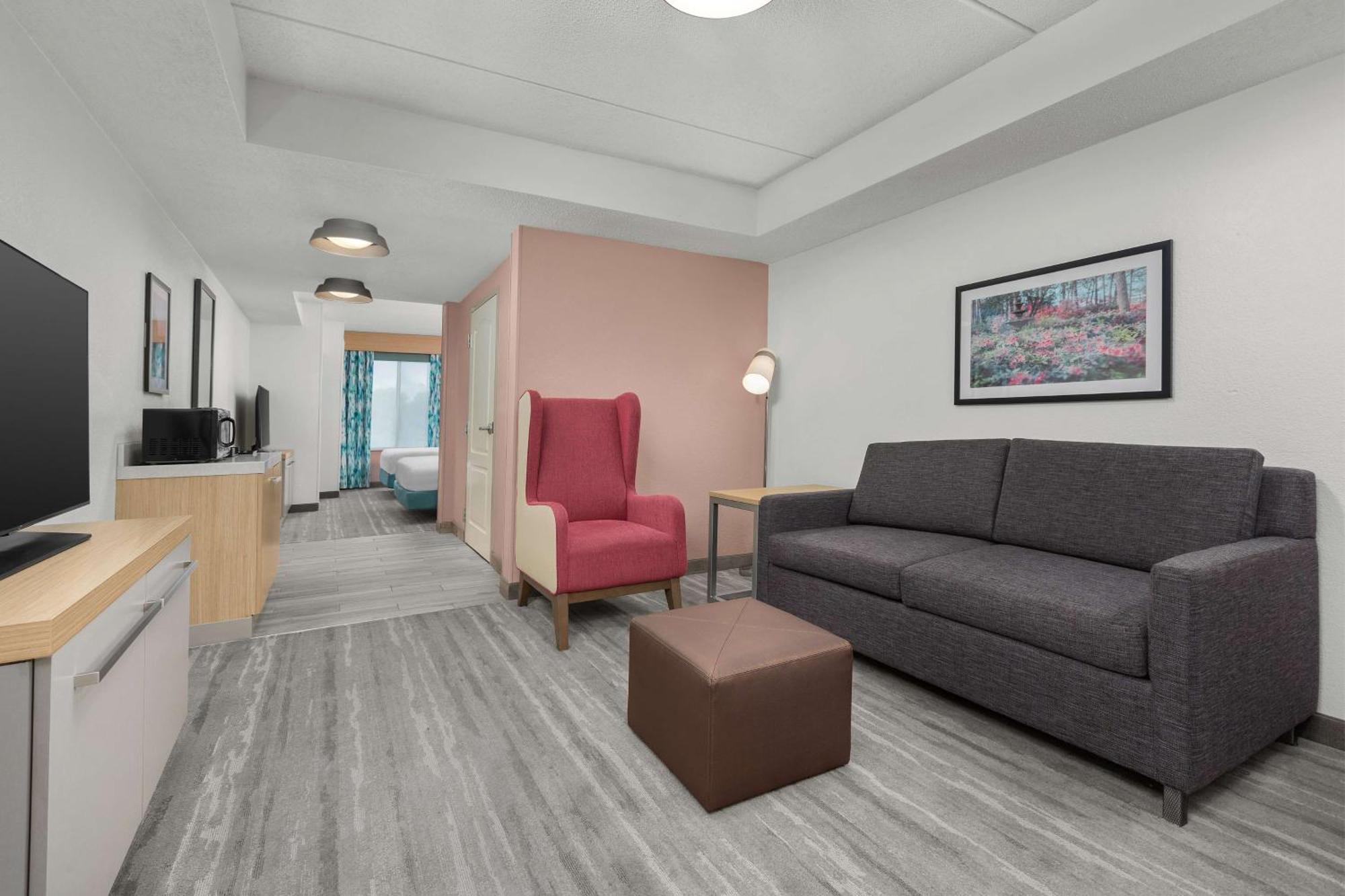 Hilton Garden Inn Greensboro Bagian luar foto