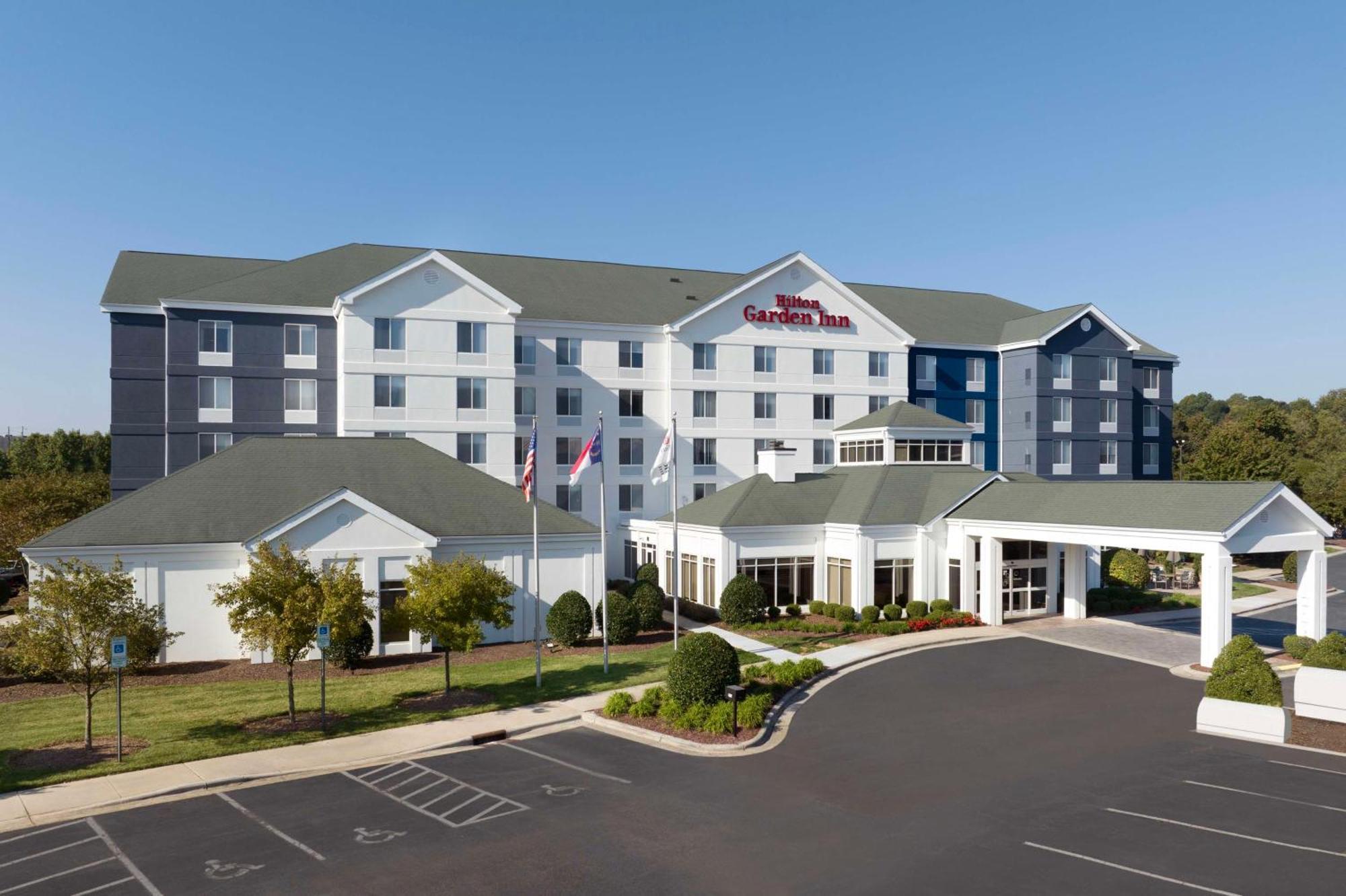 Hilton Garden Inn Greensboro Bagian luar foto