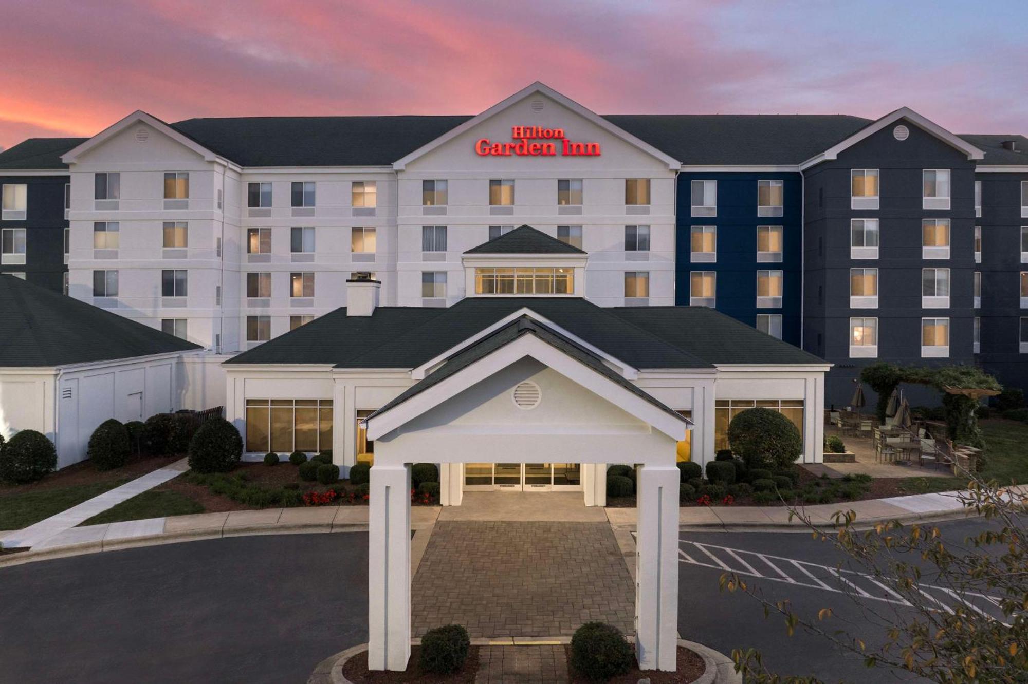 Hilton Garden Inn Greensboro Bagian luar foto