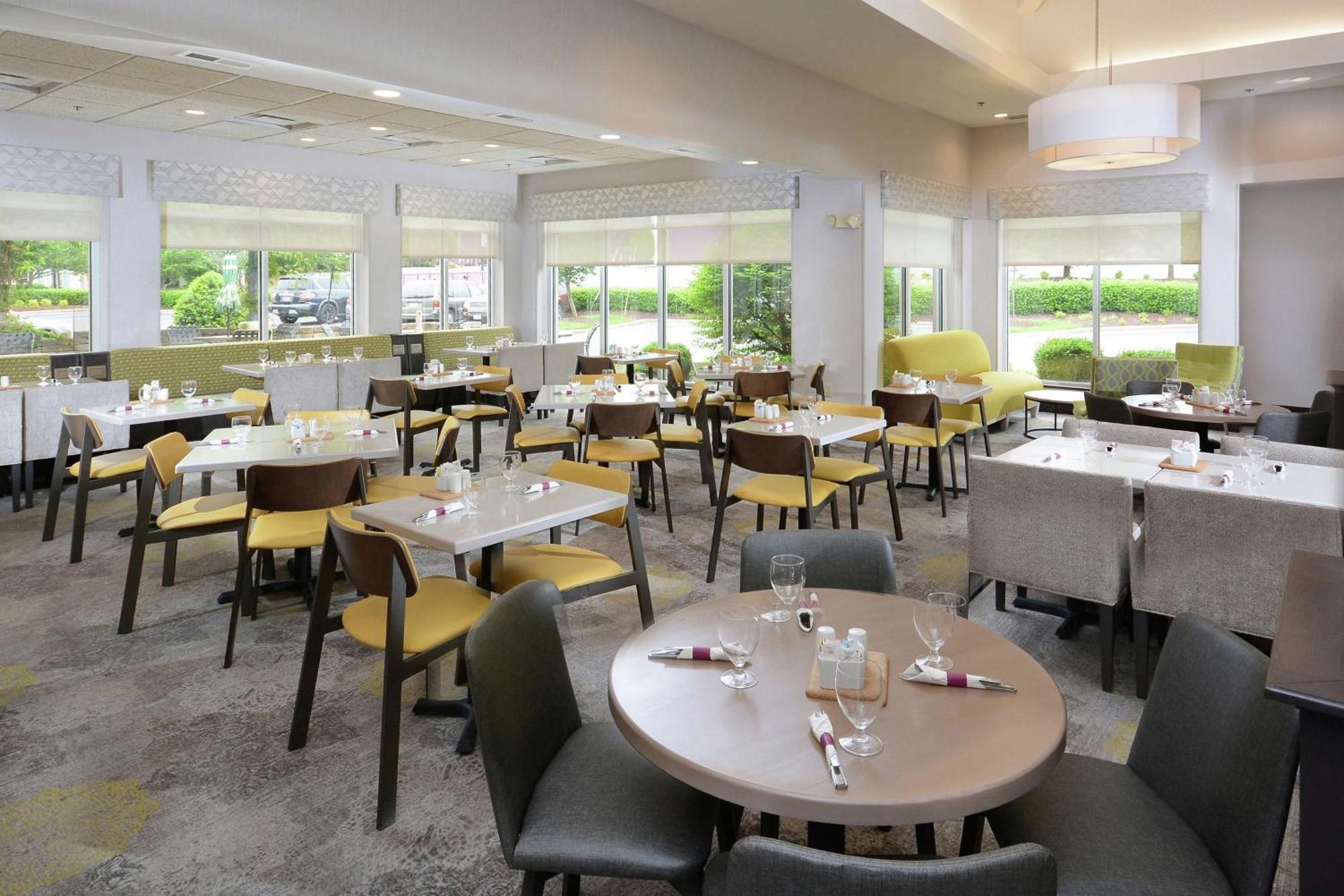 Hilton Garden Inn Greensboro Bagian luar foto