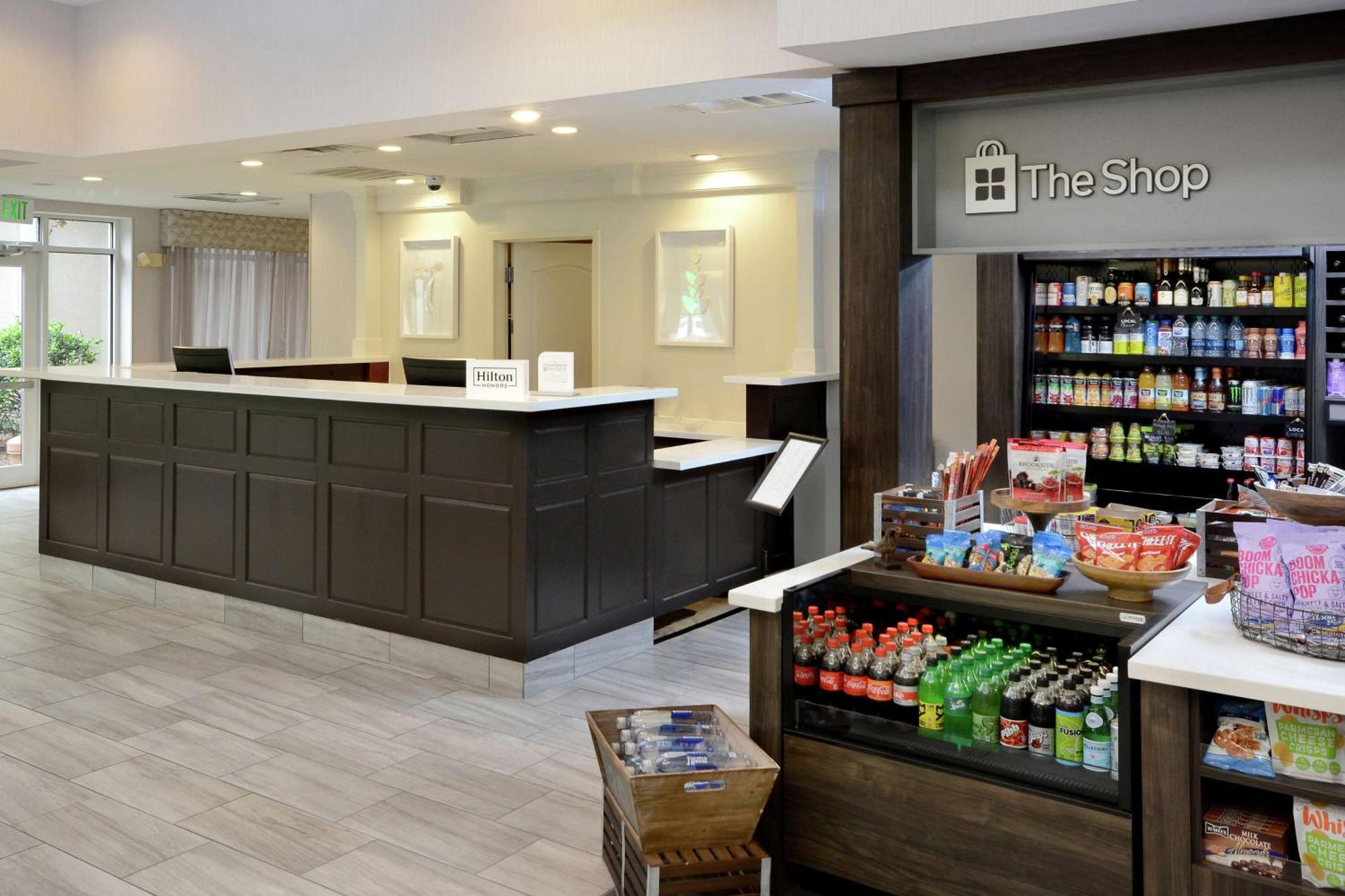 Hilton Garden Inn Greensboro Bagian luar foto