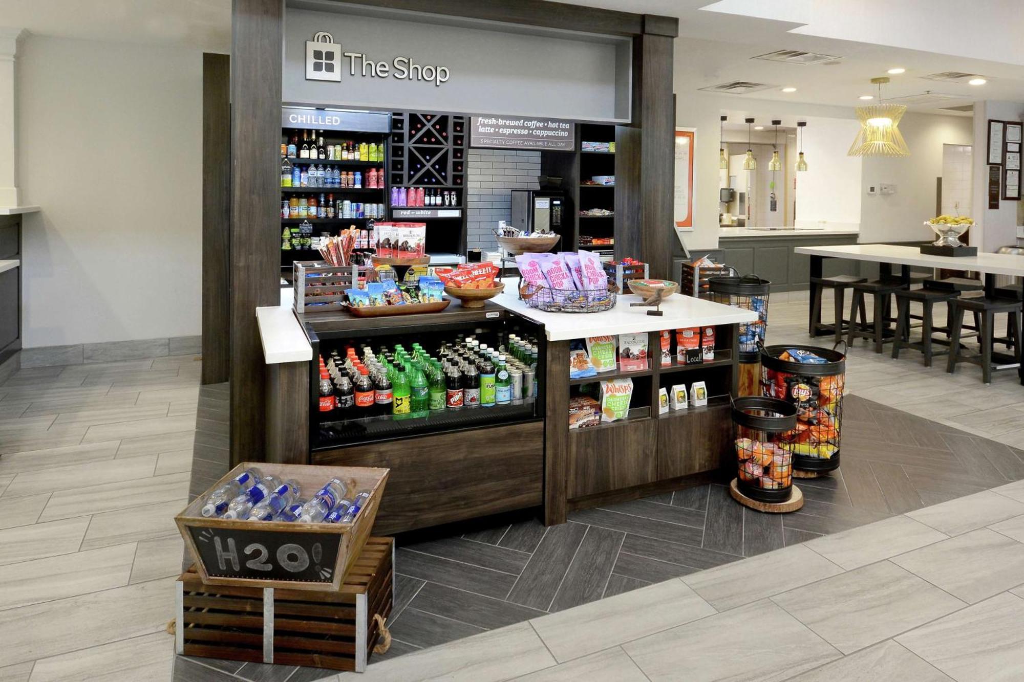 Hilton Garden Inn Greensboro Bagian luar foto